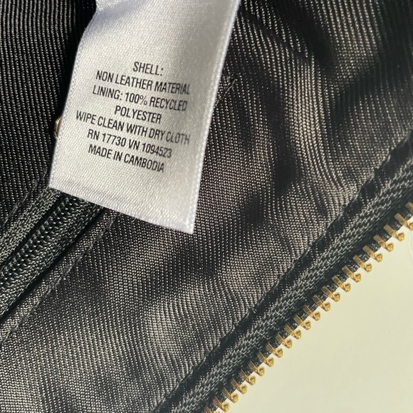 Universal Thread Black and Gold Shoulder Bag with Crescent Shape Chic Modern - Picture 6 of 9